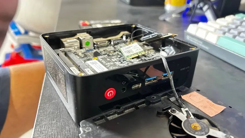 Beelink SER5 Pro Mini PC, Ryzen 7 5800H 16GB (Com Defeito) - Foto 3