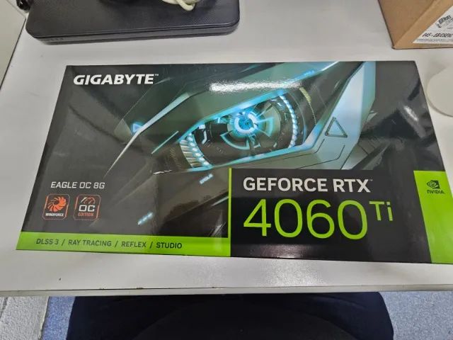 Placa de video RTX 4060 TI