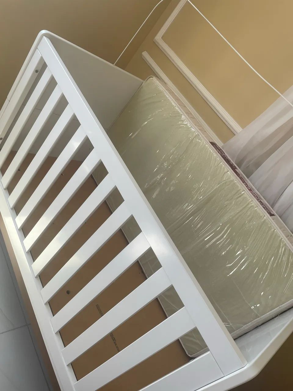 Berço americano que vira cama + colchão. - Foto 5