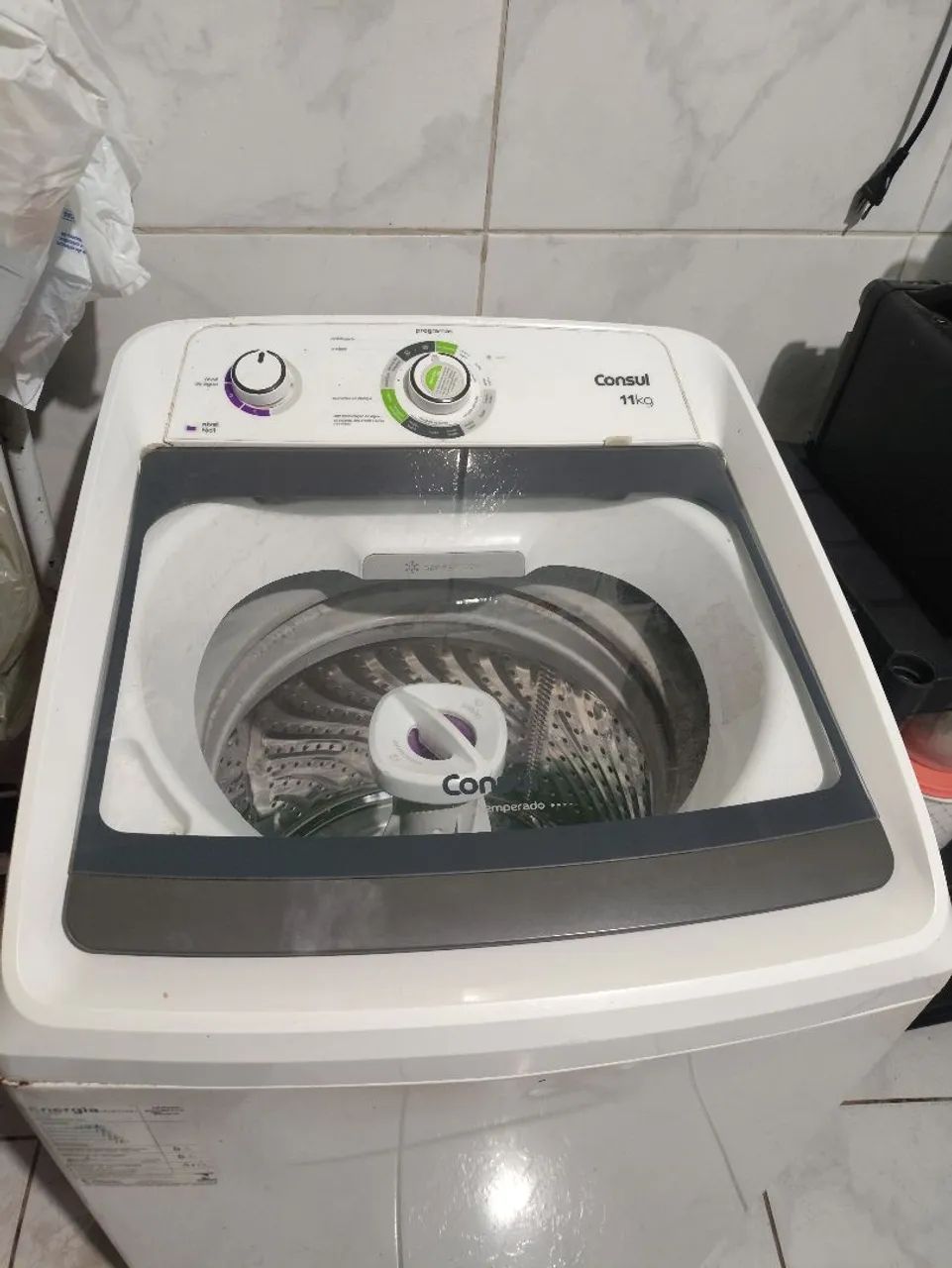 2 Máquinas de Lavar, marca Consul e Electrolux.