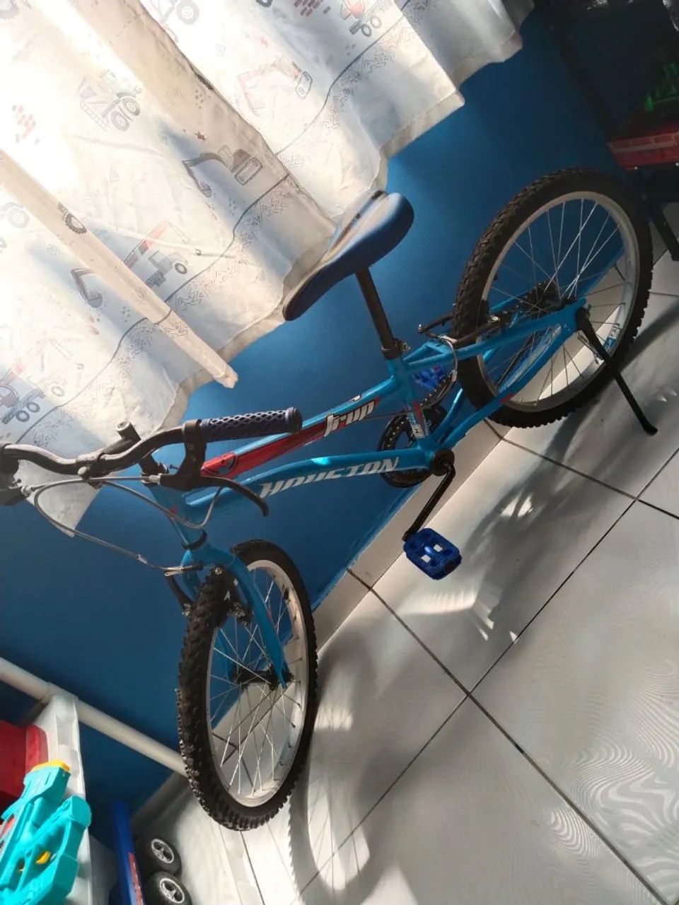 Bicicleta infantil aro 20  - Foto 4