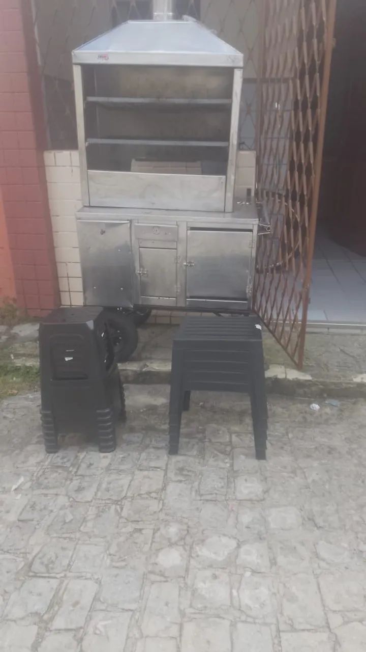 Carrinho de espetinhos