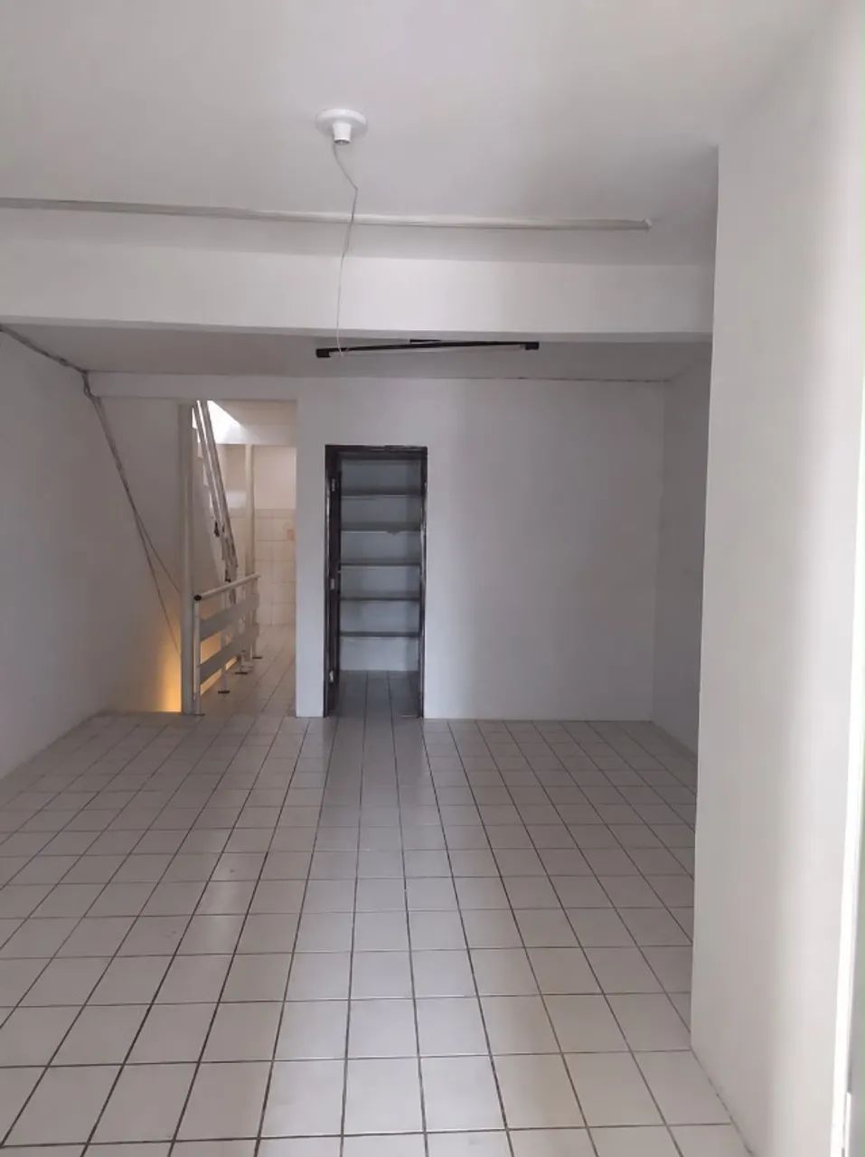 ALUGA-SE PRÉDIO COMERCIAL  - Foto 5