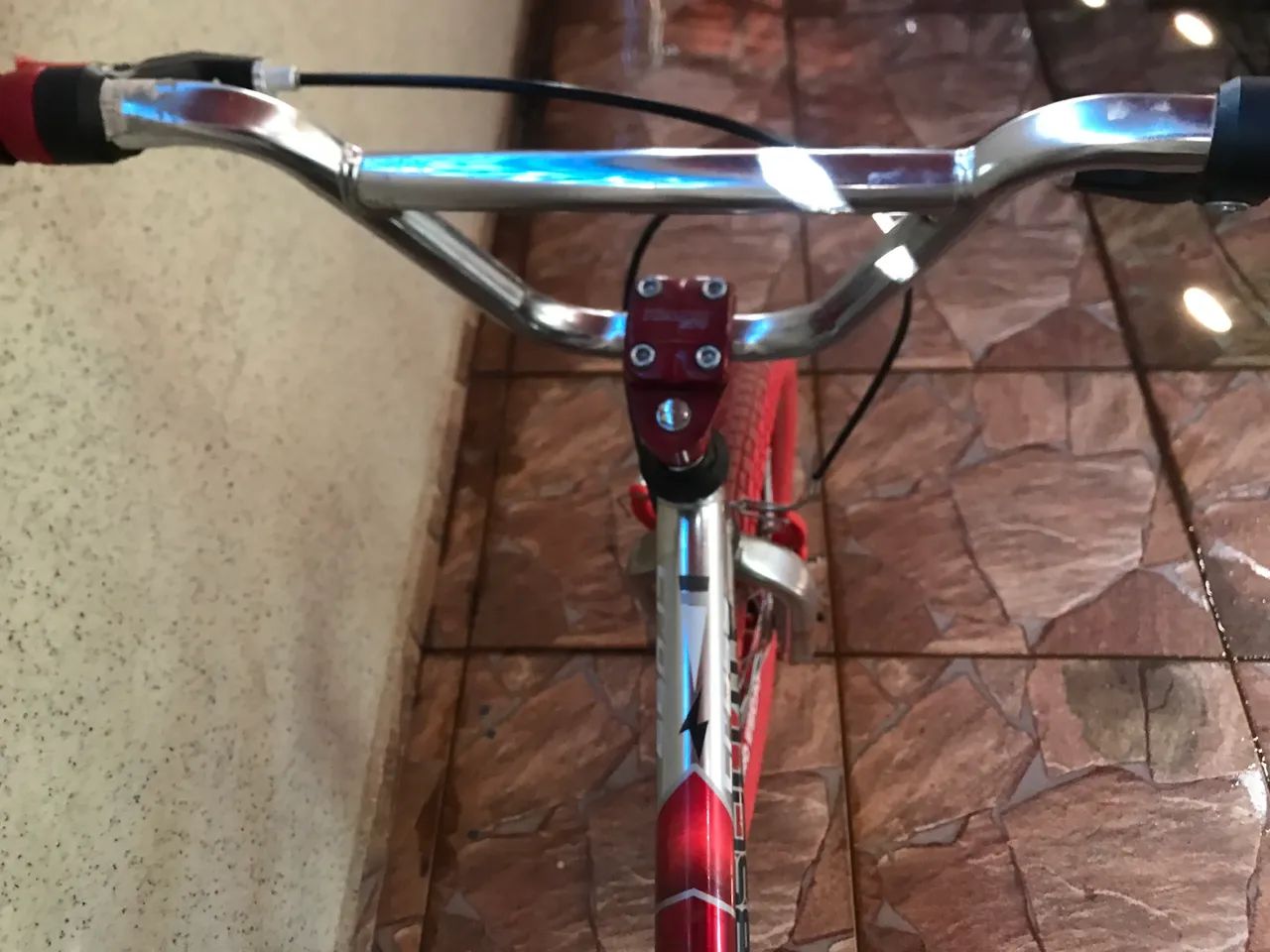 Bicicleta absolute Cross vermelha em sem uso algum - Foto 4