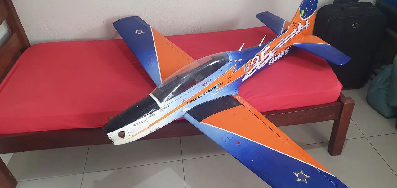 Aeromodelo tucano t27 juniaer 20cc  - Foto 3