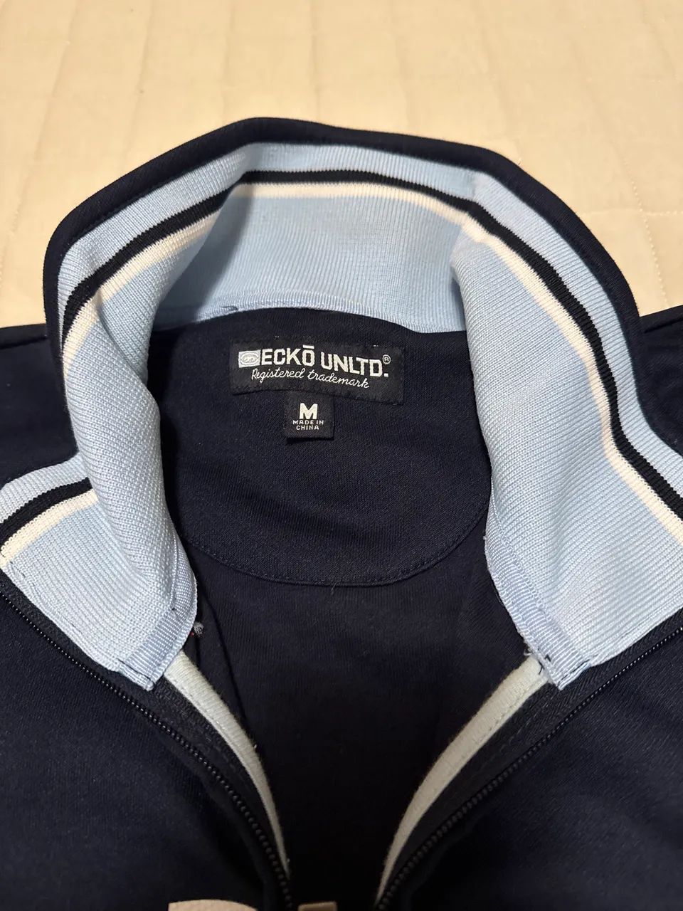 Vendo blusa esportiva Ecko Unltd importada original linda!! - Foto 3