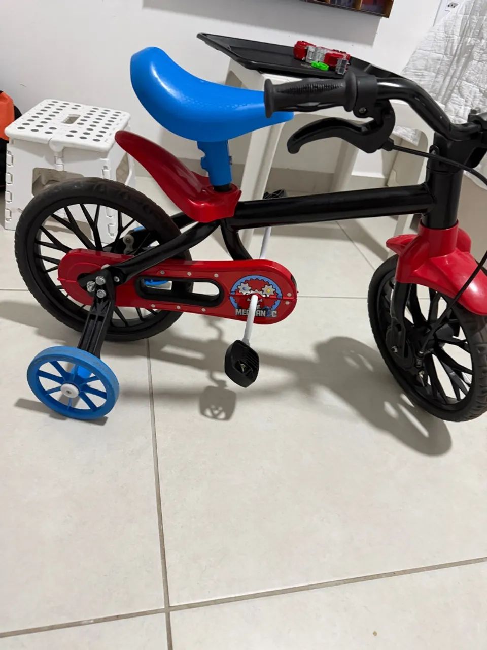 Bicicleta Infantil com Rodinhas de Apoio