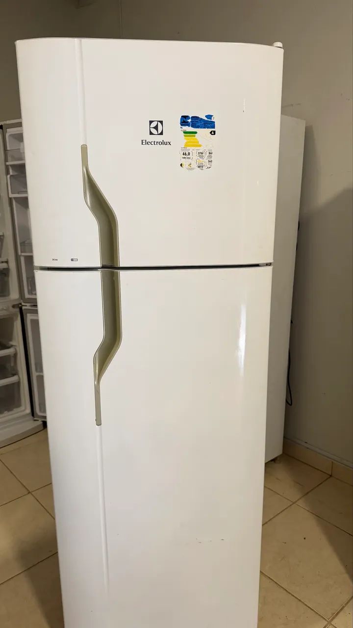 Geladeira Eletrolux Duplex 220 funcionando perfeitamente 