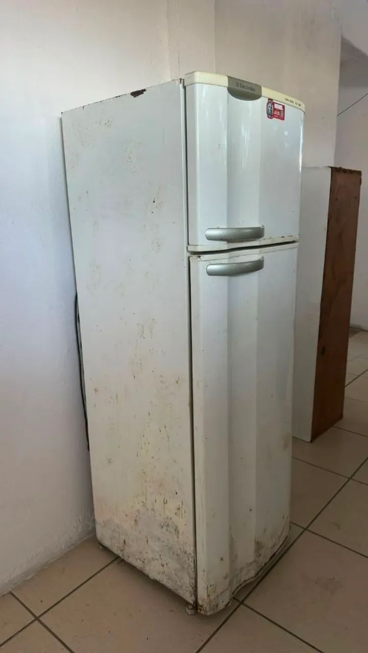 Geladeira esmaltec 