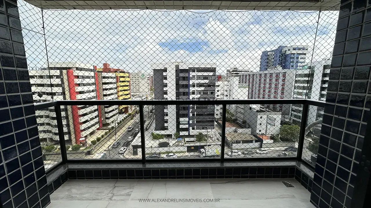 Excelente apartamento com 3 quartos semi mobiliado no melhor da Ponta Verde - Foto 3