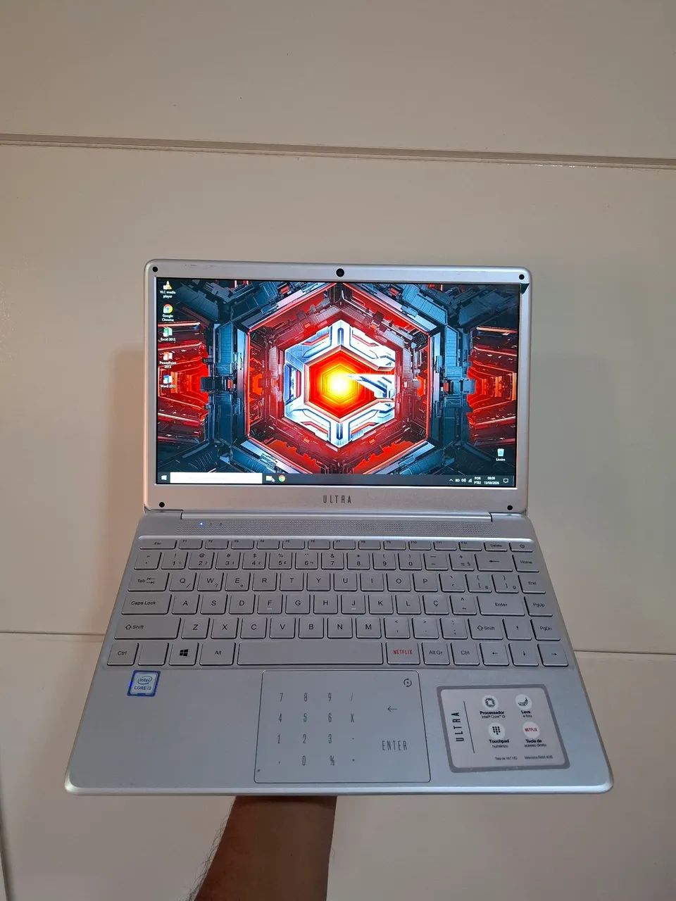 Notebook Ultra Core i3 com carregador e Caixa 