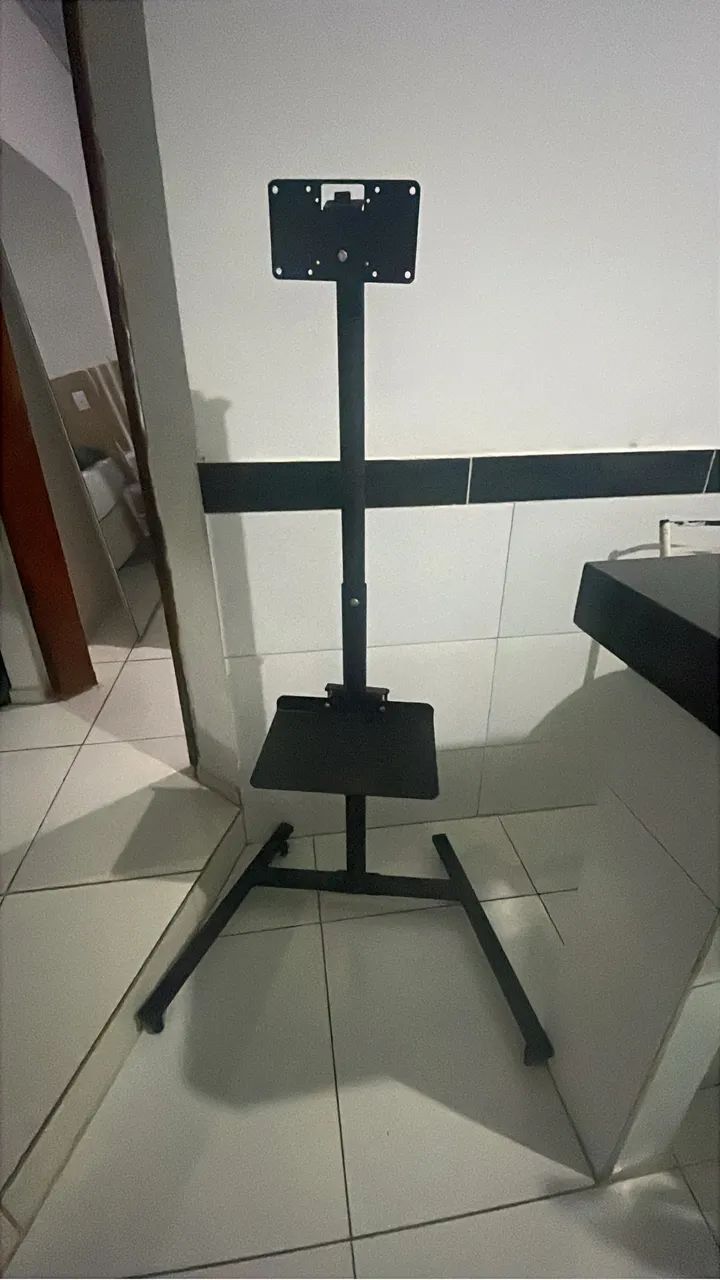 Suporte de televisão móvel 