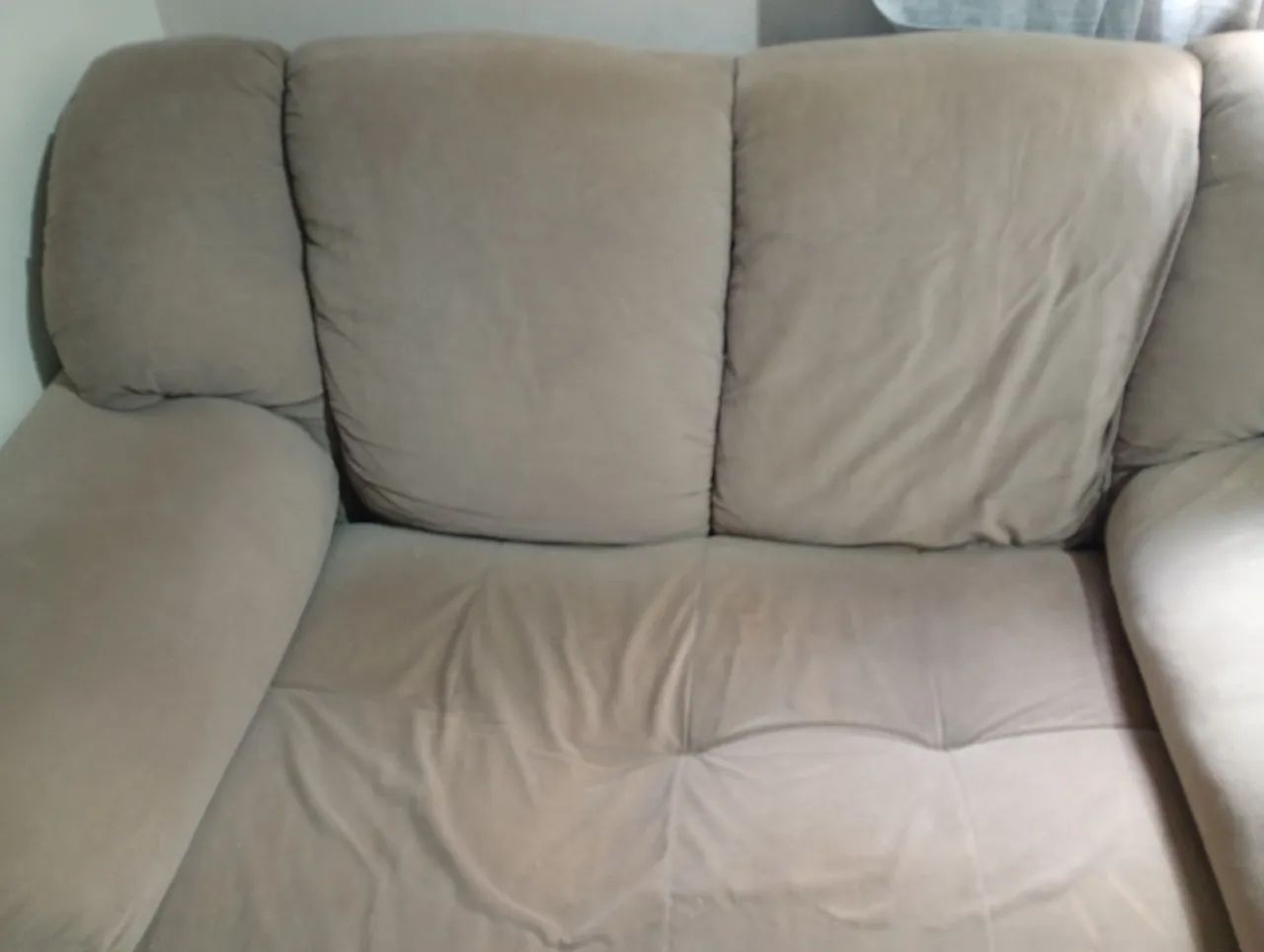 Vendo sofá dois lugares ótimo estado  - Foto 2