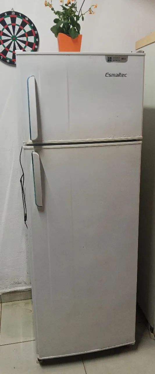 Geladeira Esmaltec 