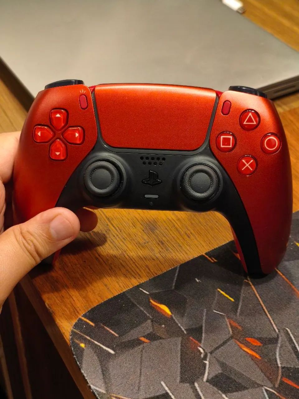 DualSense Volcanic Red 