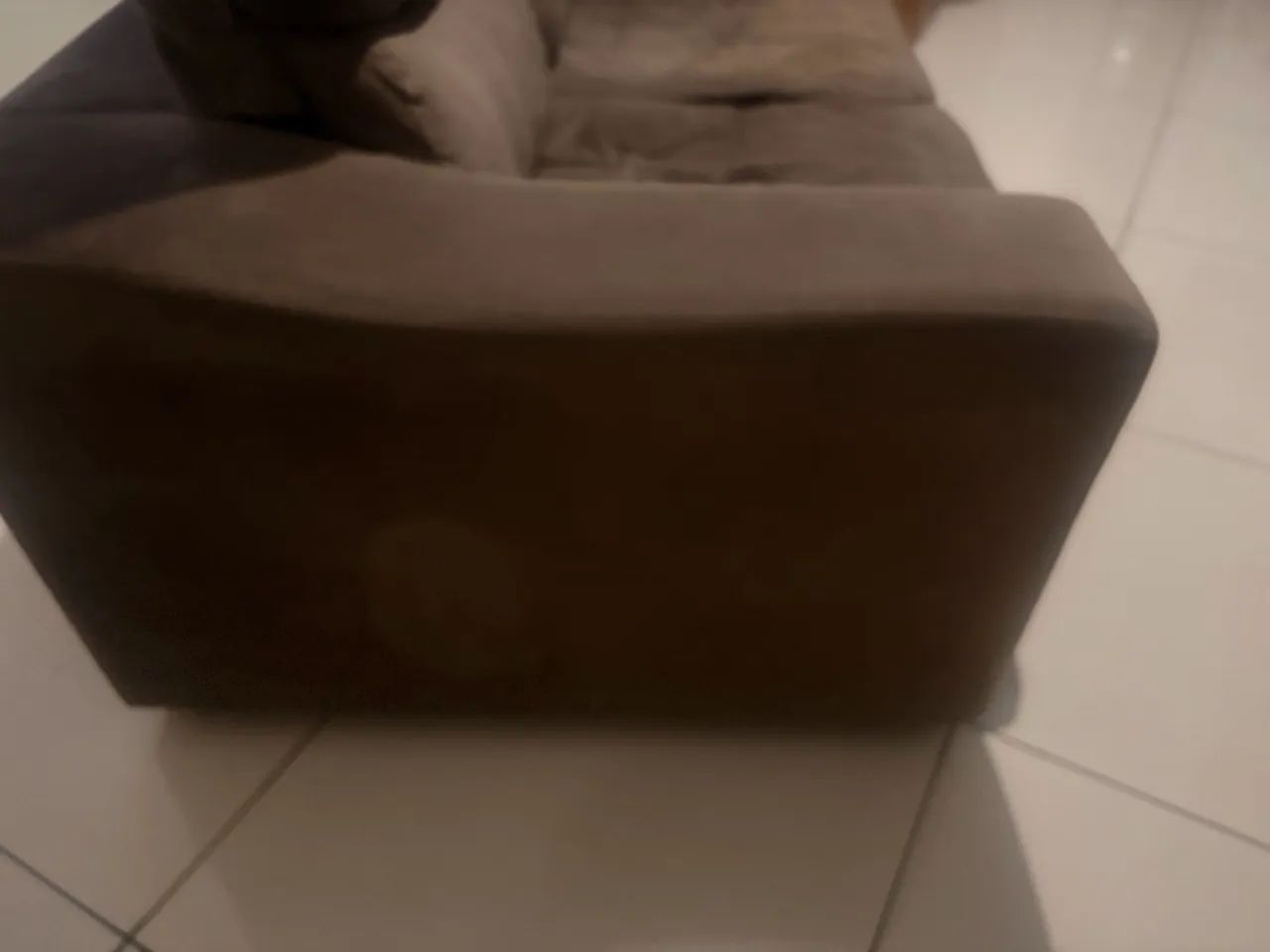 Vende-se um sofá 