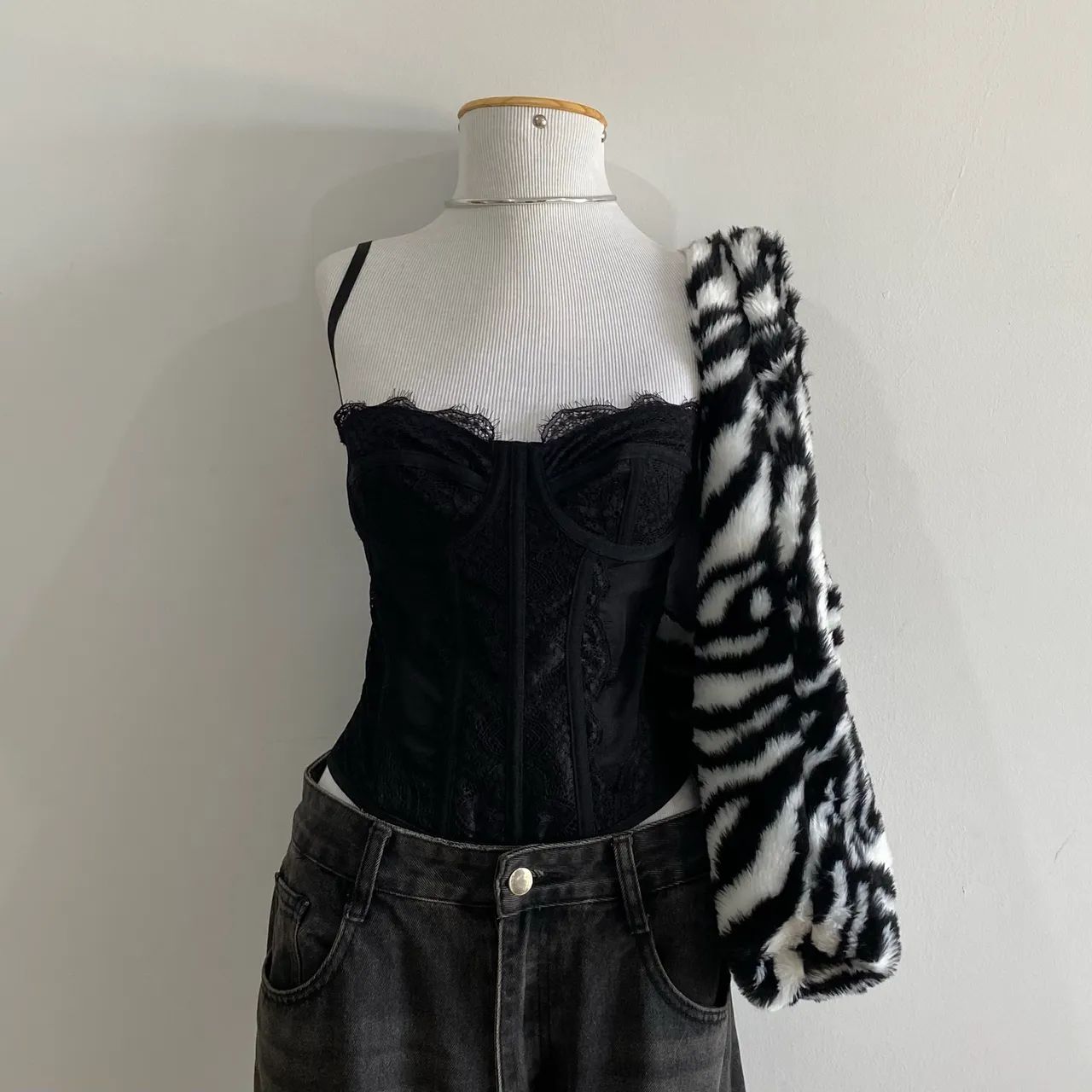 Bolsa Maxi Zebra em Pelúcia  - Foto 2
