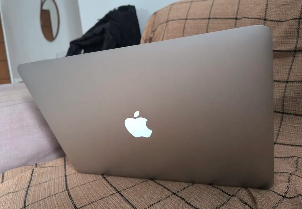 MacBook Air 13 A1466 2015 i5 8GB SSD 512GB - Excelente Estado