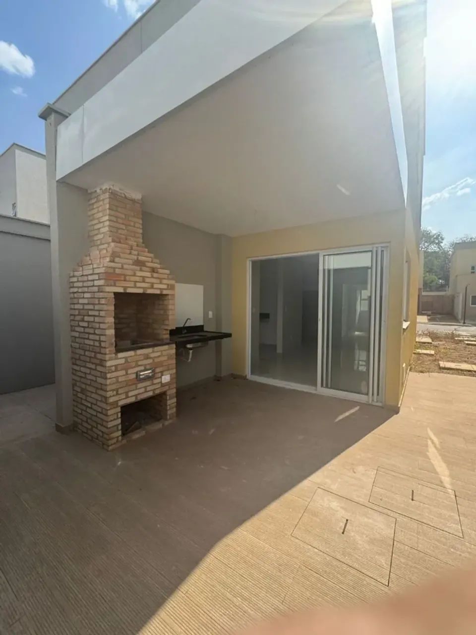 CASA DUPLEX EM CONDOMÍNIO FECHADO