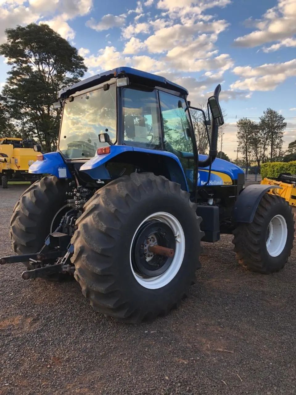 Trator ew Holland TM 7040 - Foto 3