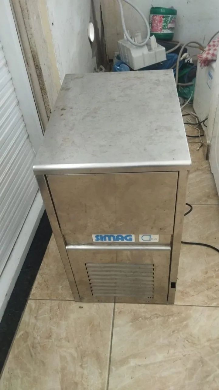 Máquina de fabricação de gelo em cubos 