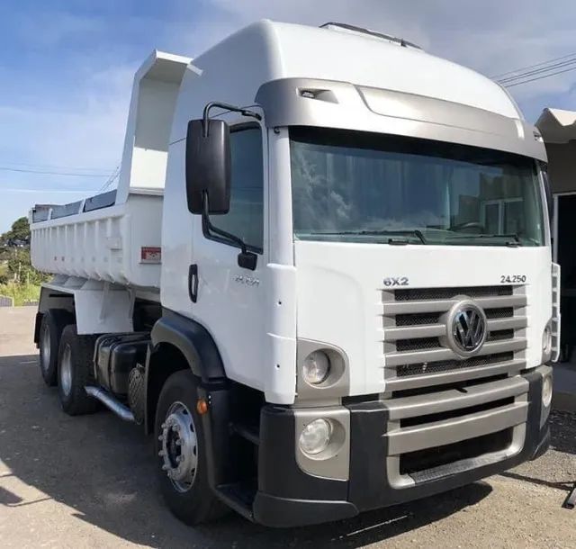 Volkswagen 24250  Caçamba 2012.