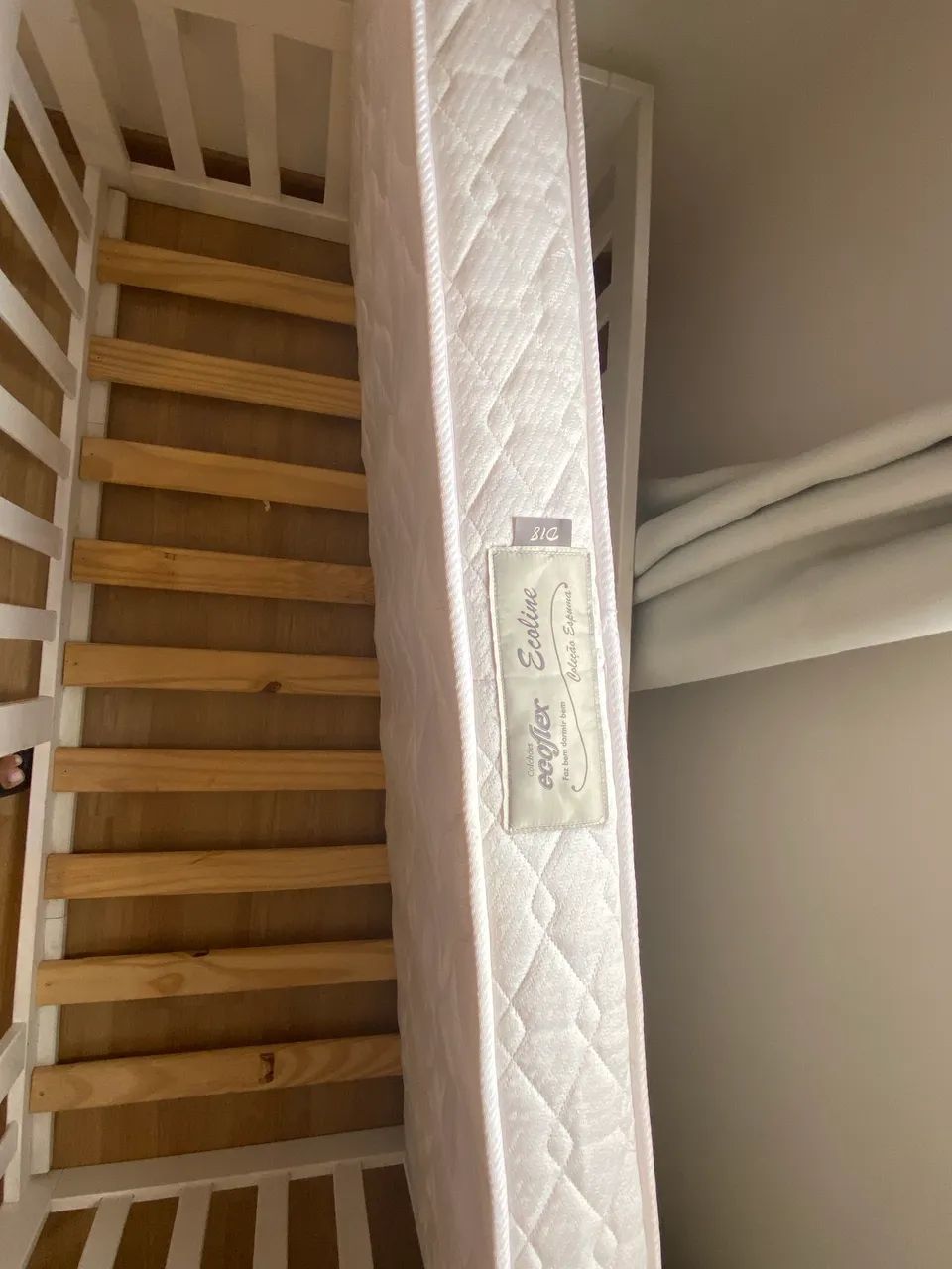 Mini cama montessoriana- madeira maciça + colchão  - Foto 5