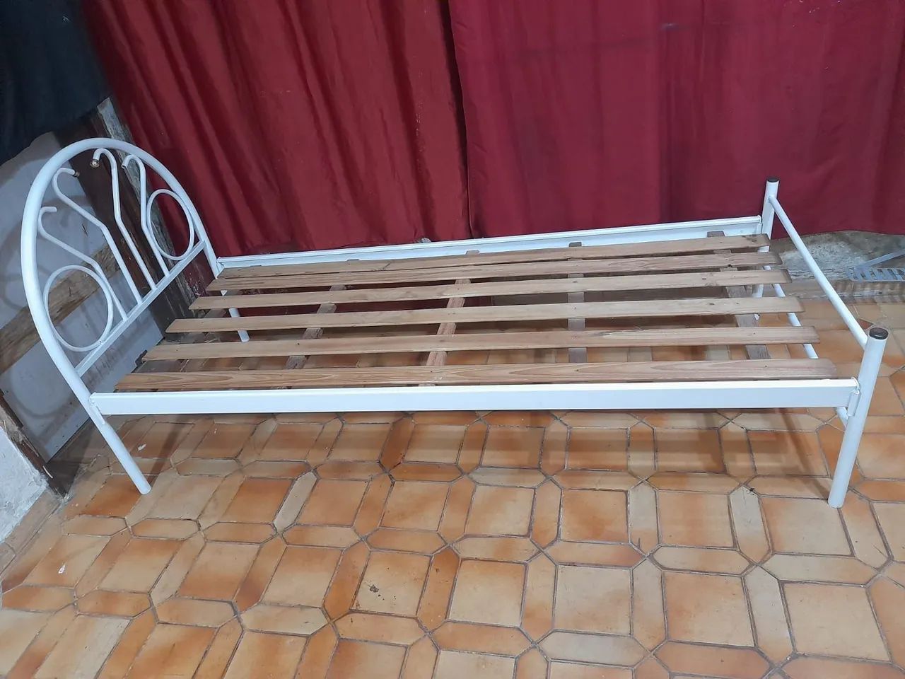 CAMA DE SOLTEIRO DE FERRO ÓTIMO ESTADO ! ! !  - Foto 3