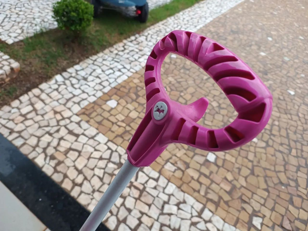 Carrinho de passeio infantil Jeep Calesita rosa com pedais - Foto 5