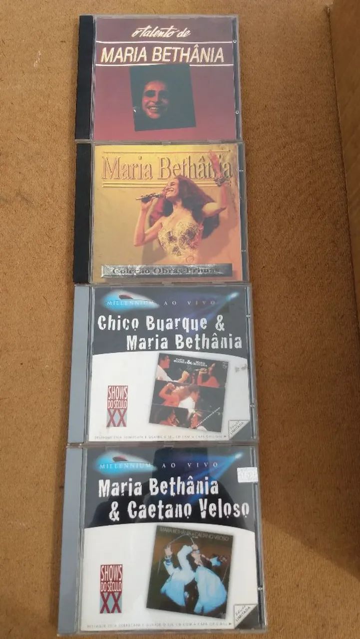 4 cds originais Maria Betânia ótimo estado. 