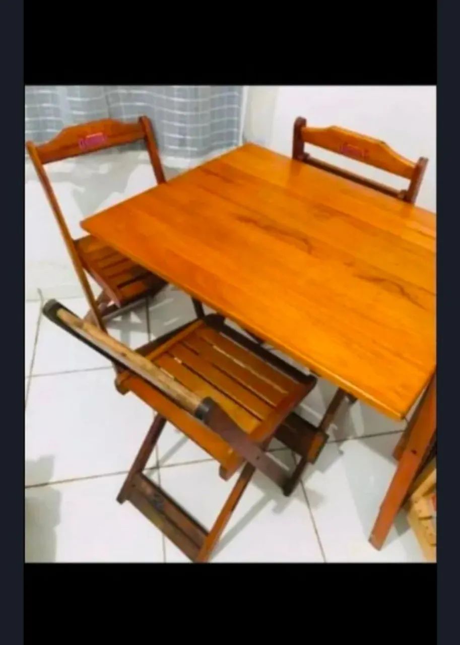 Mesa e cadeiras madeira 400 reais 