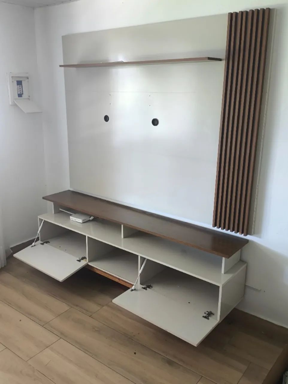 Rack com Painel Ripado Off White