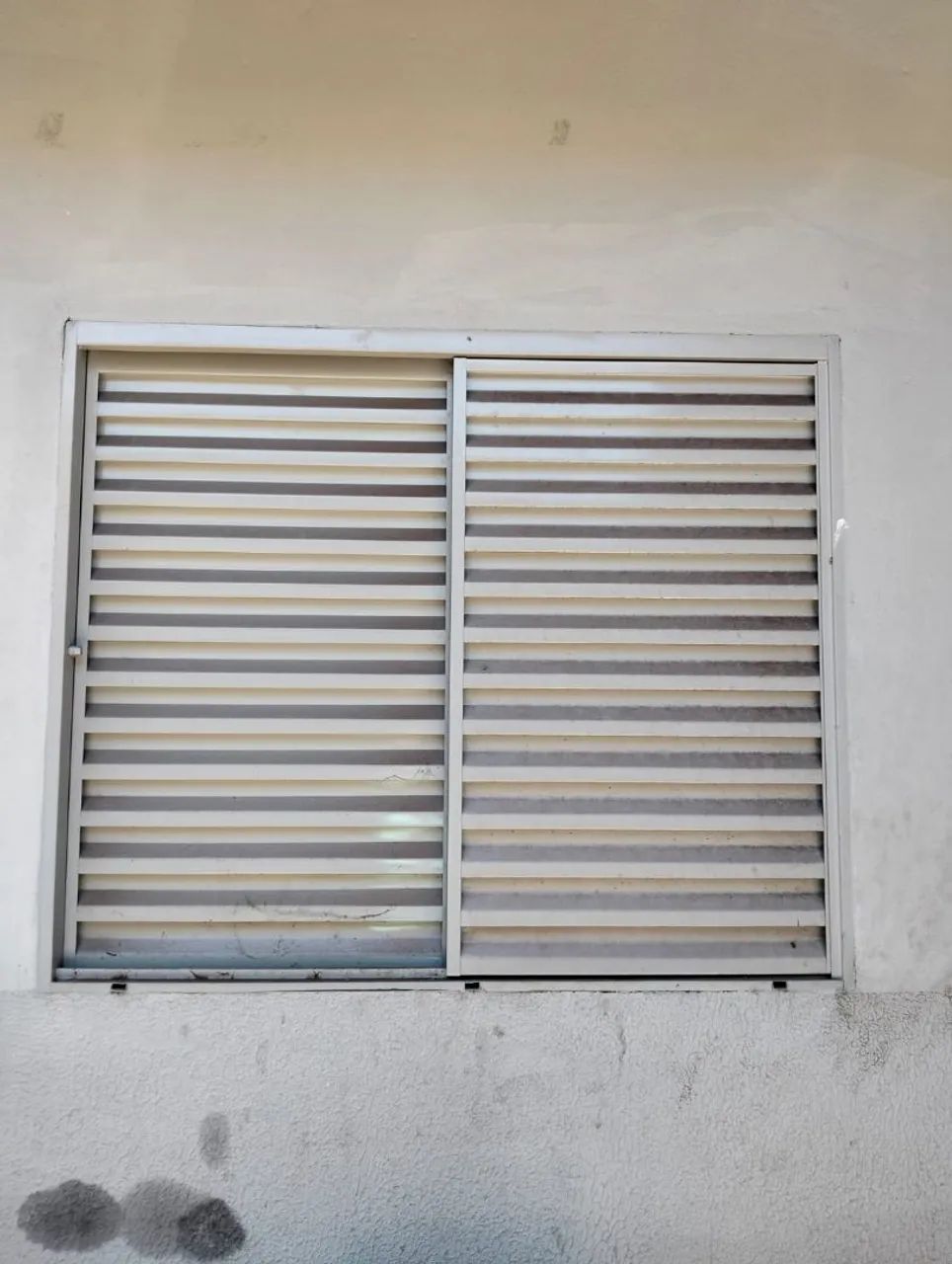 Janela de Alumínio com Veneziana e Vidro - Ótimo Estado - Foto 2
