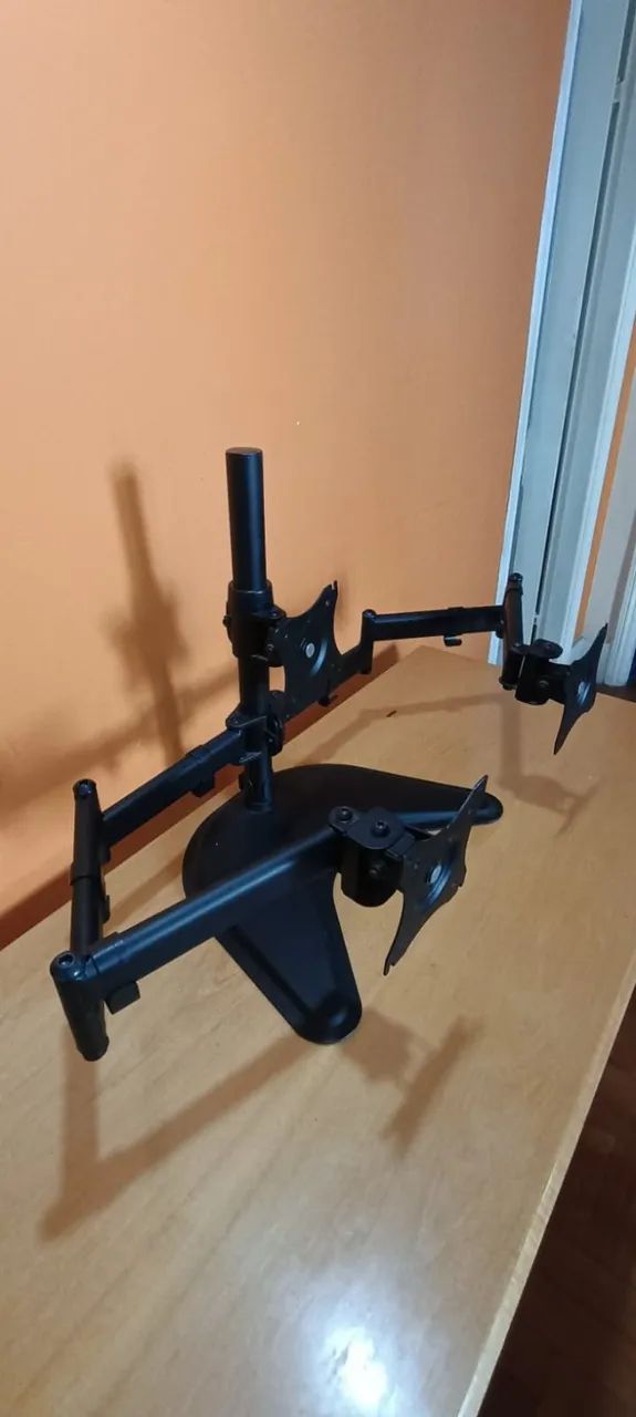 Suporte Articulado para 3 monitores