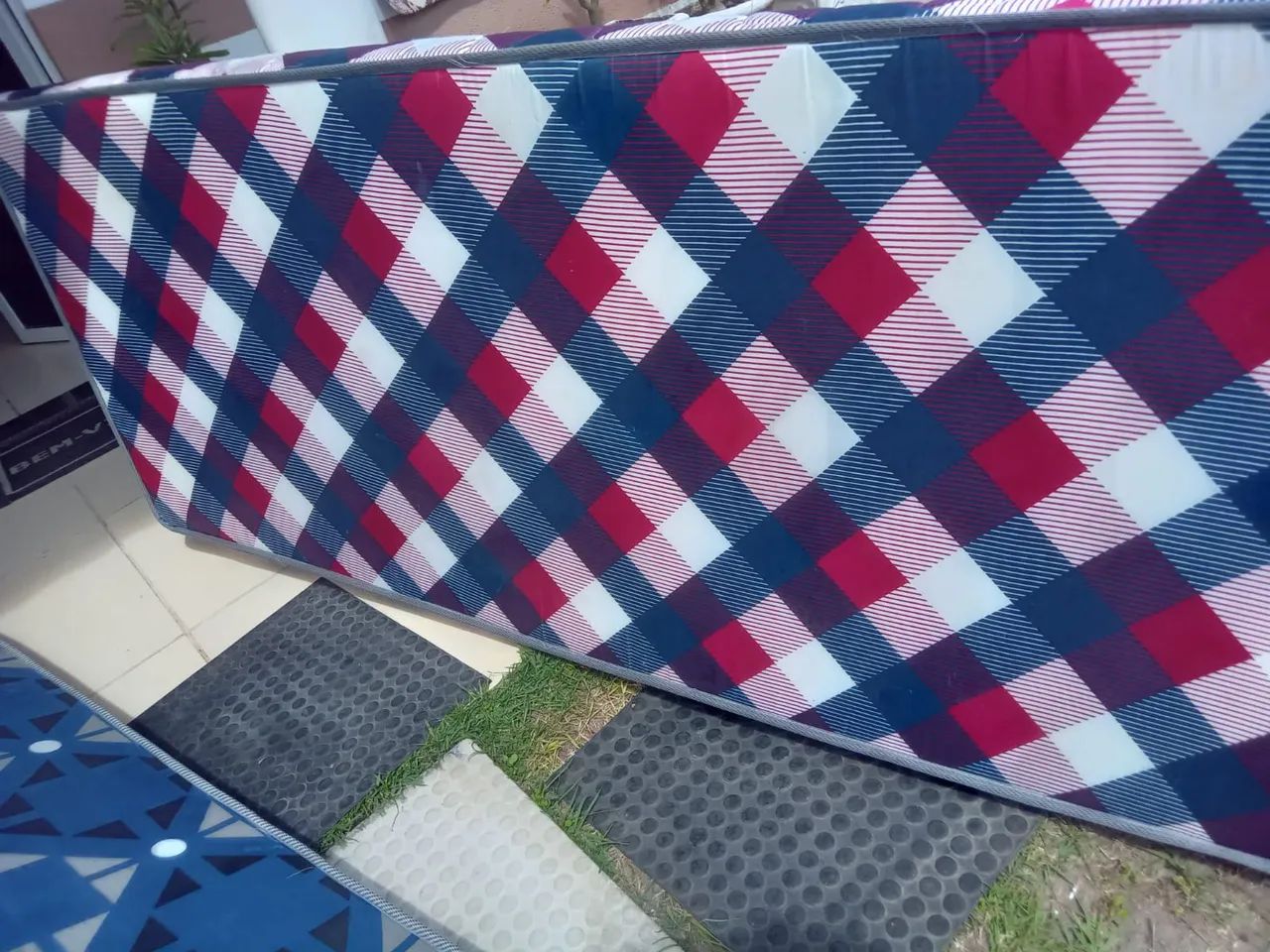 Vendo colchão semi novo 