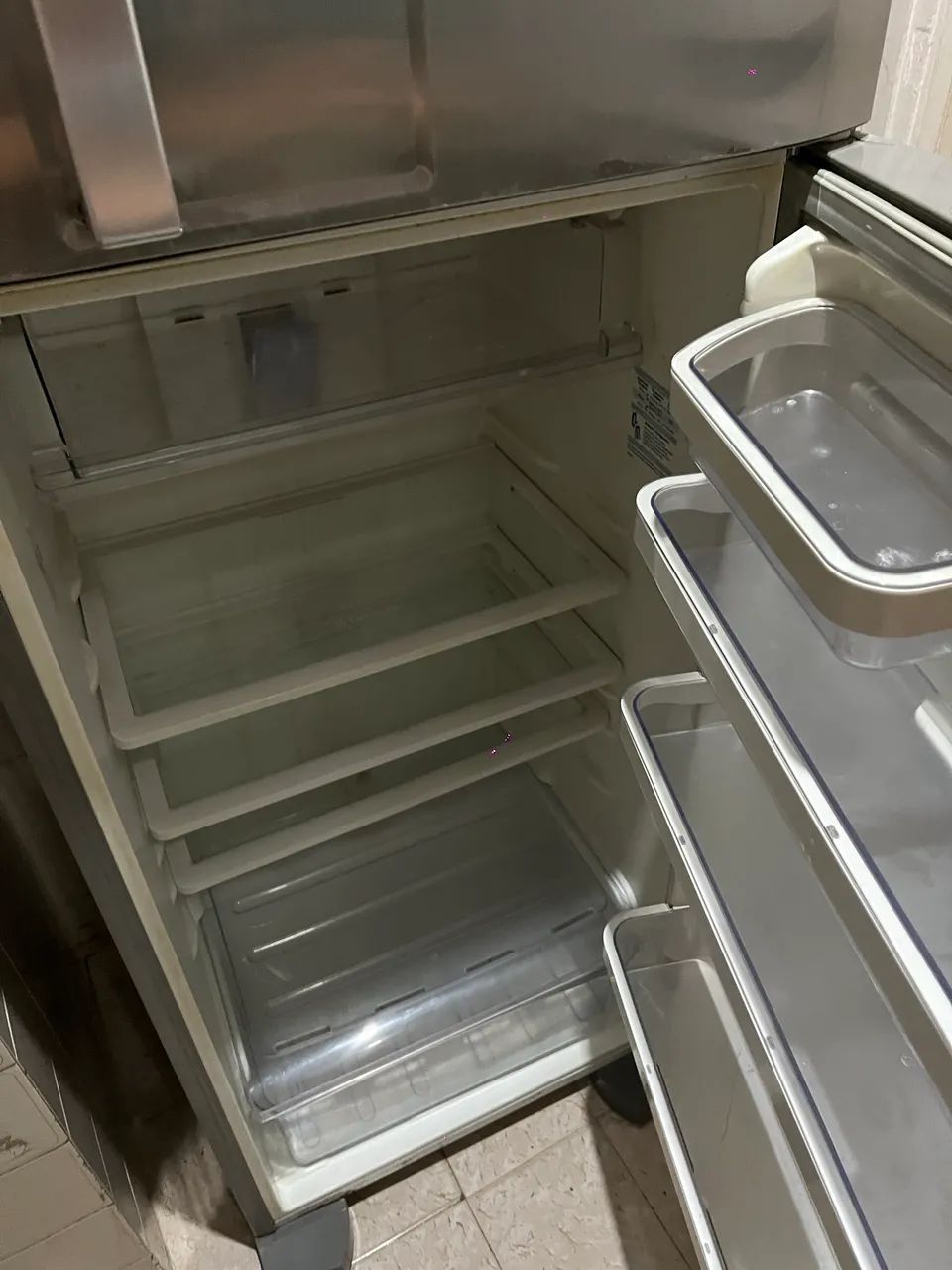 Geladeira  Electrolux Frost Free Inox Duplex (modelo DF36X).  - Foto 4