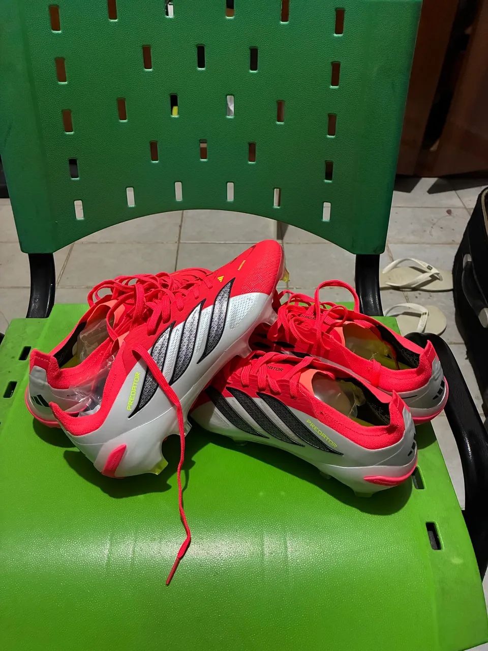Chuteira Adidas Predator - Calçados Esportivos - Estância Poços de