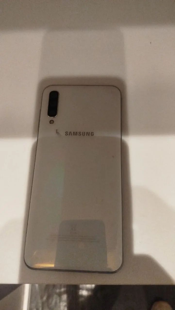 Vendo celular quebrado,só tocar a tela  - Foto 2