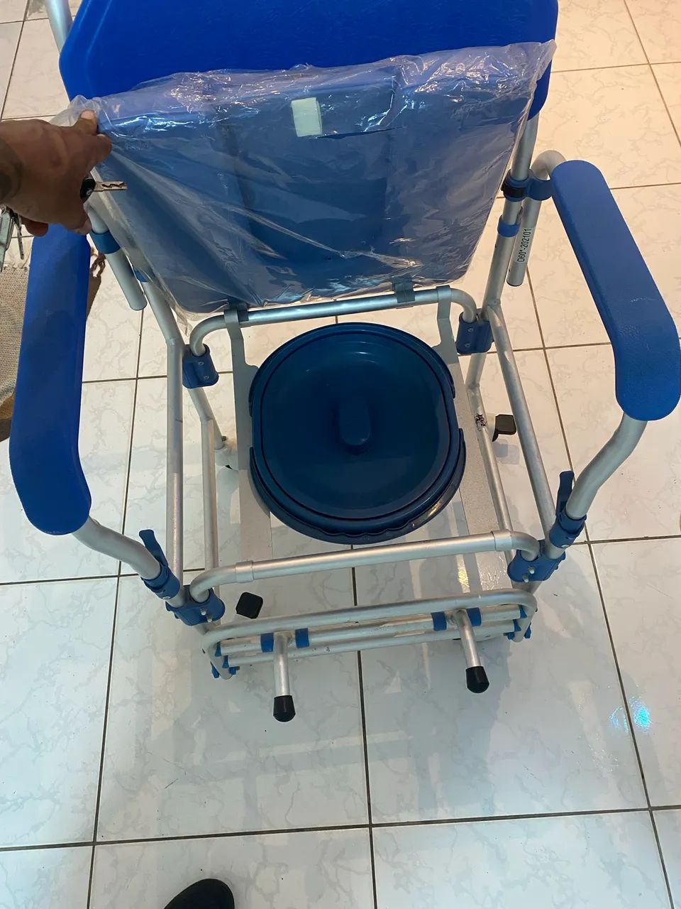 Cadeira higiênica para banho - Foto 3