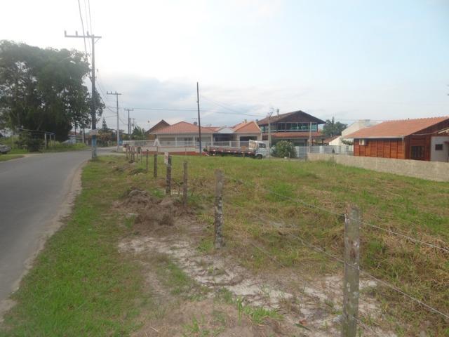 Lindo terreno de esquina, perto da lagoa, amplo, frente asfaltada - Foto 8