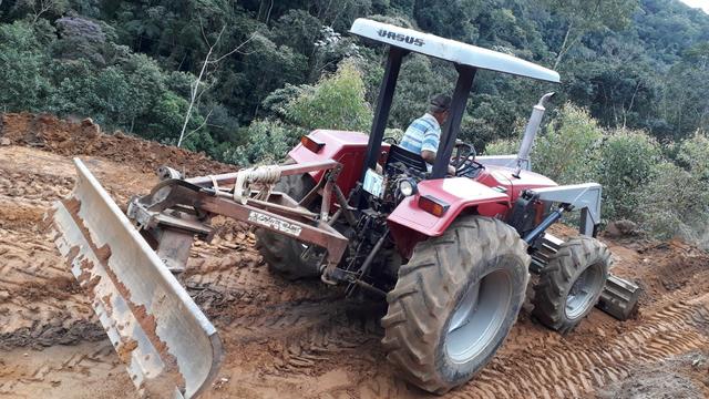 Trator 4x4 com lamina - Foto 13