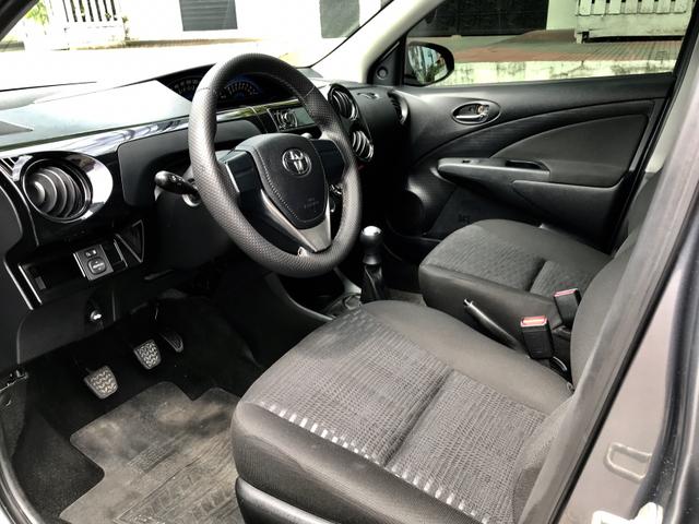 Toyota Etios sedan 1.5 2016 - Foto 9