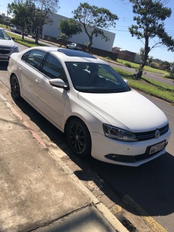 Jetta 2.0 confortiline Branco interior caramelo teto automático tiptronic - Foto 4