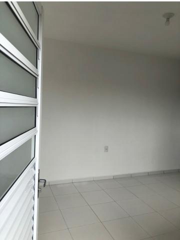 Kitnet quarto, cozinha, banheiro e lavanderia