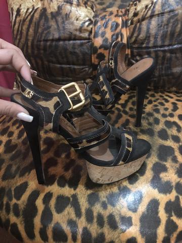 Sandália Carmen steffens