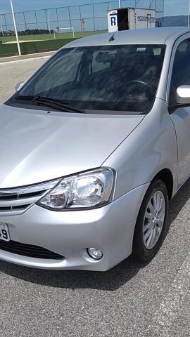Carro para Uber Toyota Etios 1.5 manual