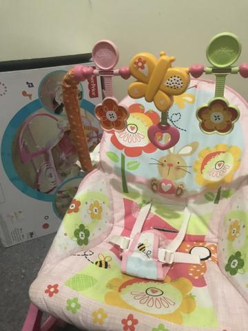 Cadeirinha fisher price vibra e toca - Foto 5