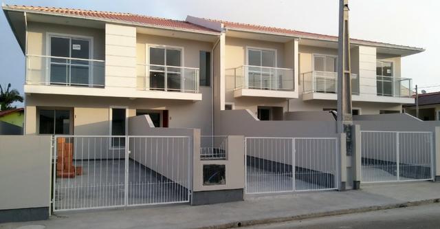 Sobrado de 2 Dormitórios | Jardim Botânico - São José/SC