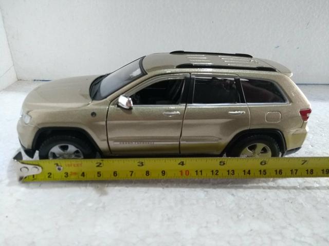 Minituras Jeep Grand Cherokee e Chevrolet SS - Foto 3