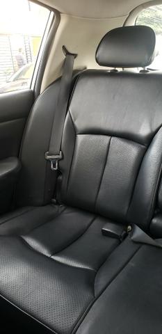 Nissan Tiida SL 2011, MT, completo c/ teto solar - Financiado ou Quitado - Foto 9